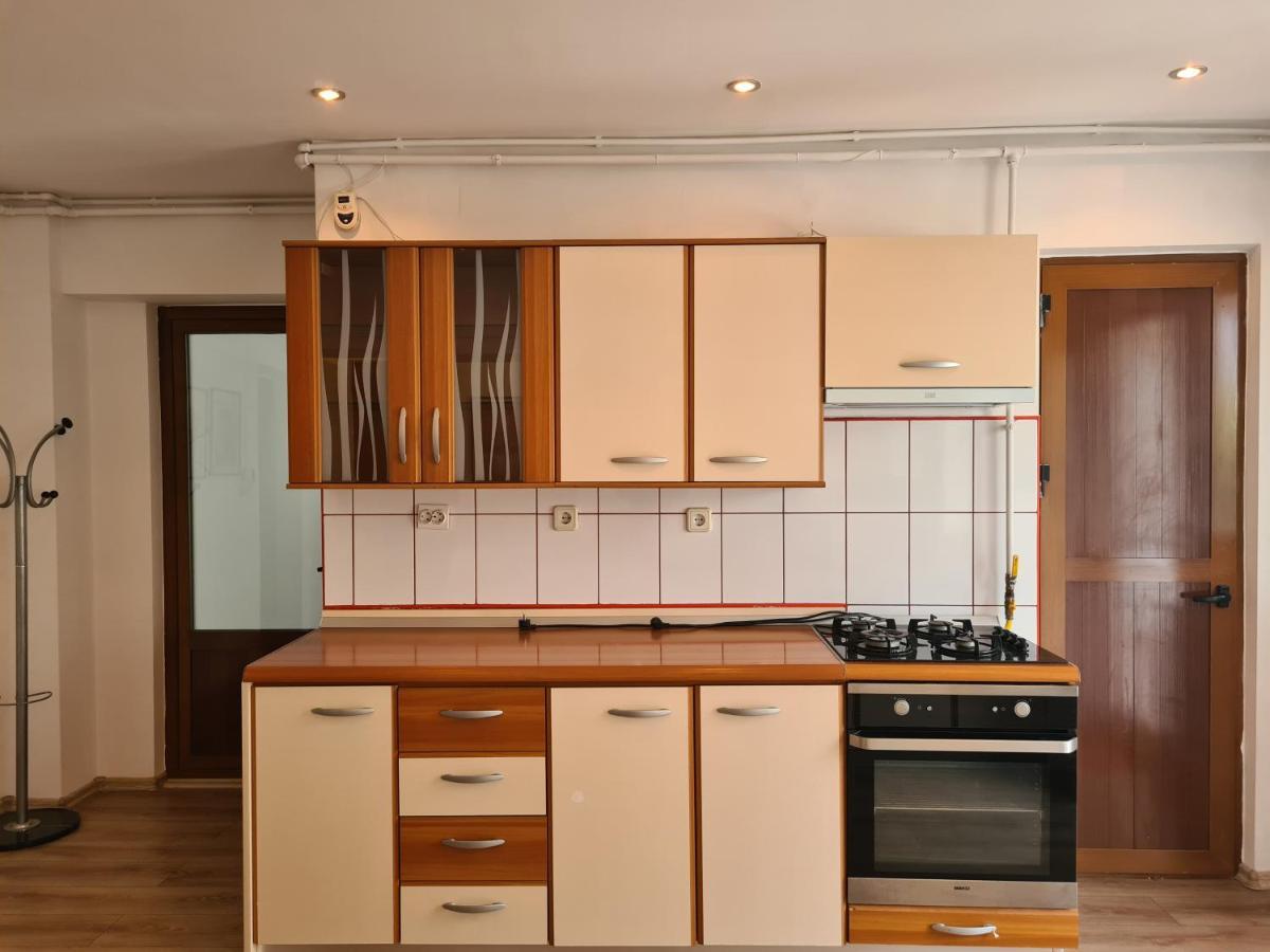Apartament Anna Τιργκόβιστε Εξωτερικό φωτογραφία