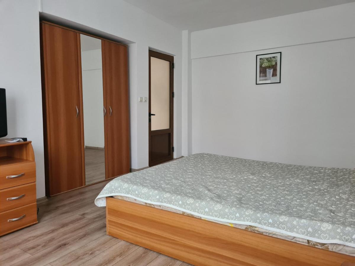 Apartament Anna Τιργκόβιστε Εξωτερικό φωτογραφία