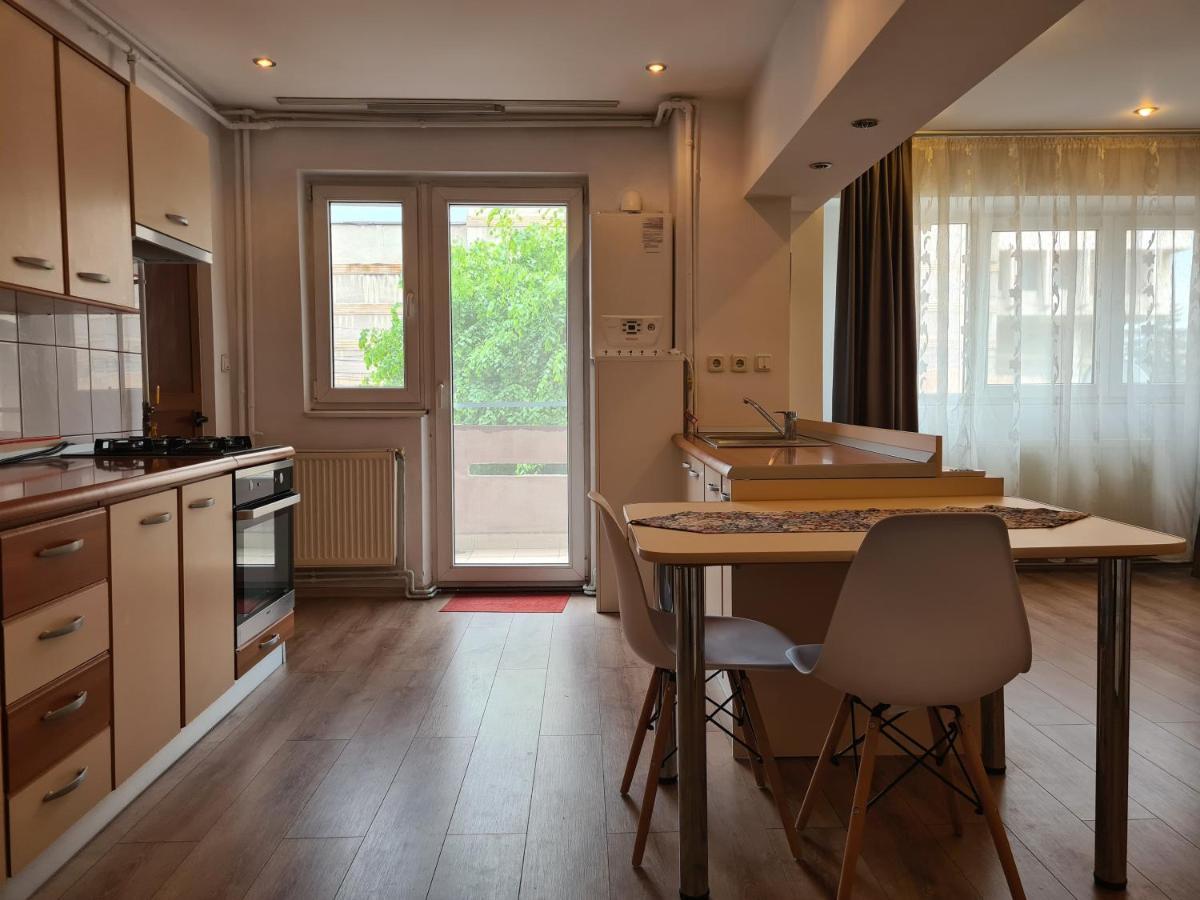 Apartament Anna Τιργκόβιστε Εξωτερικό φωτογραφία